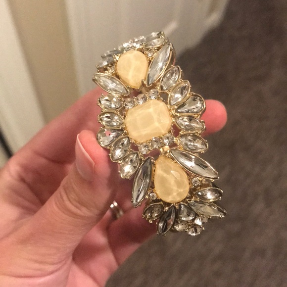 Bracelet - Picture 1 of 2